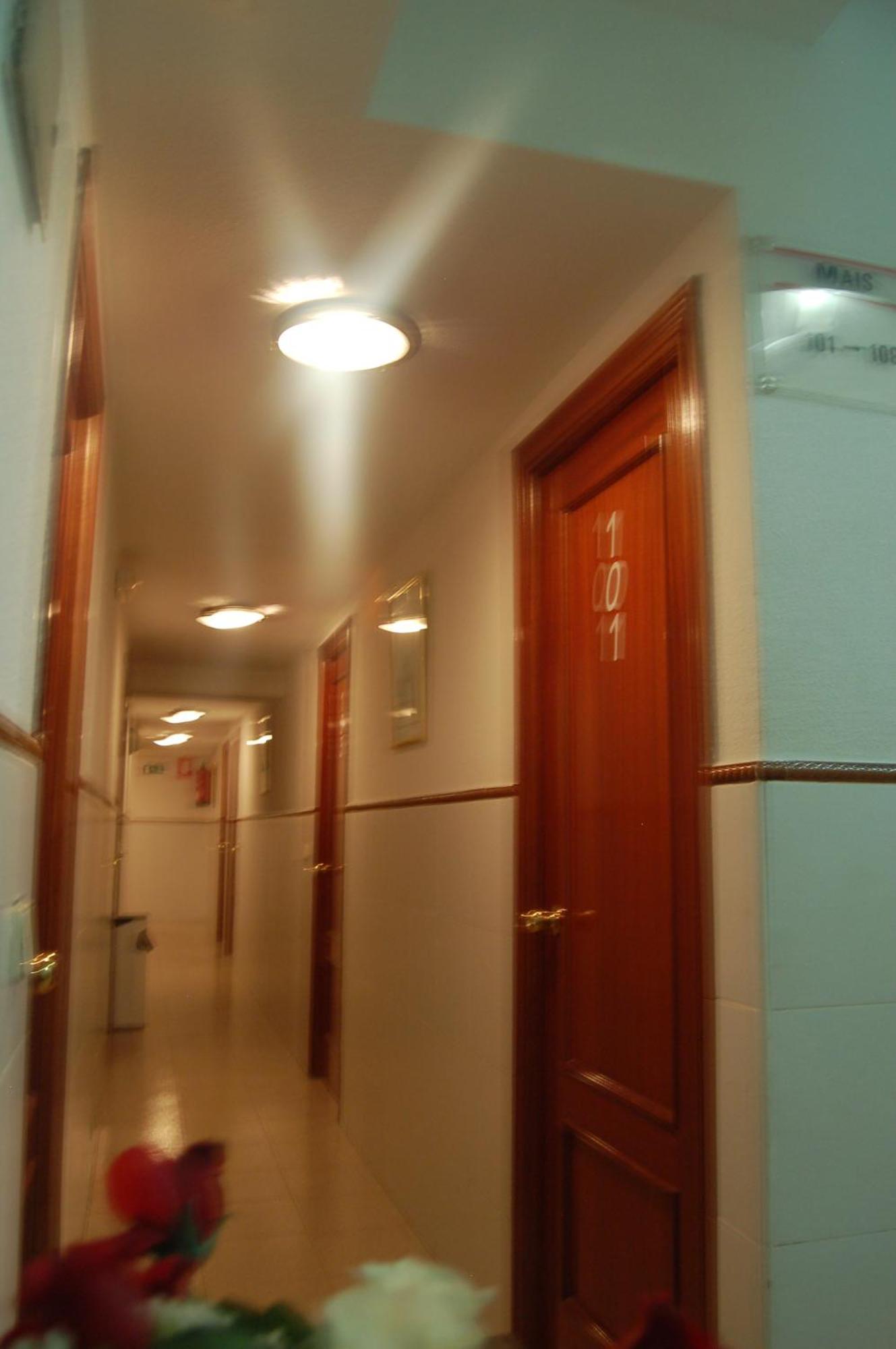 Hostal Mays Numancia de la Sagra Luaran gambar