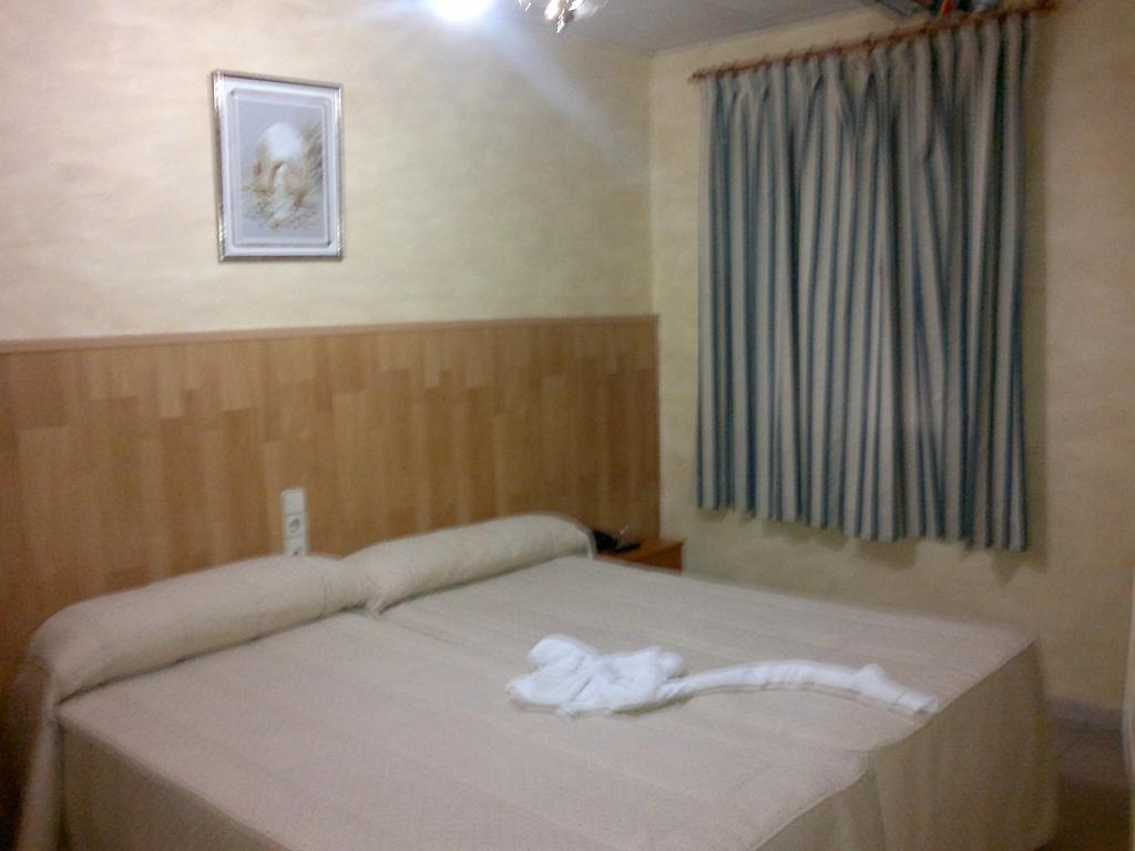Hostal Mays Numancia de la Sagra Luaran gambar